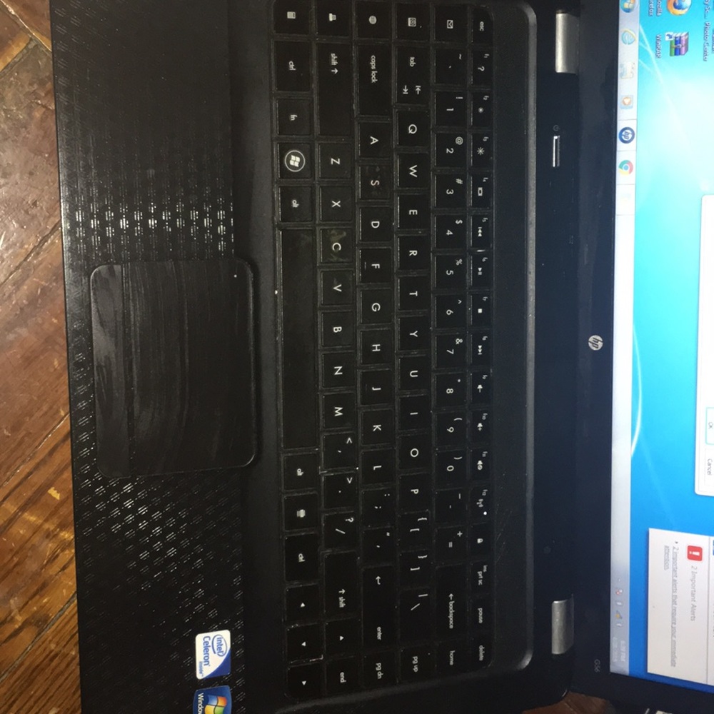 Laptop - Picture 2 of 3